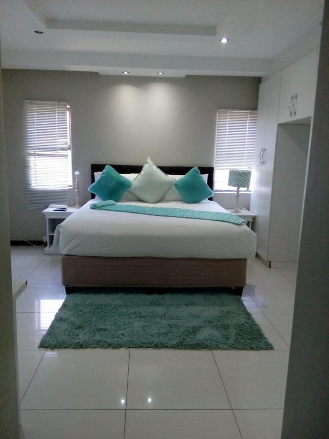 Shoes Guest House 2 Mthatha Eksteriør billede